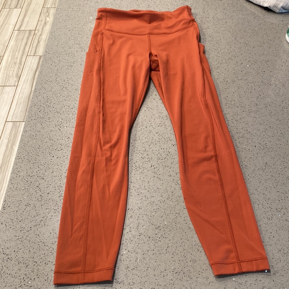 Athleta Ultimate Capri Stash Pocket 7/8 Tight